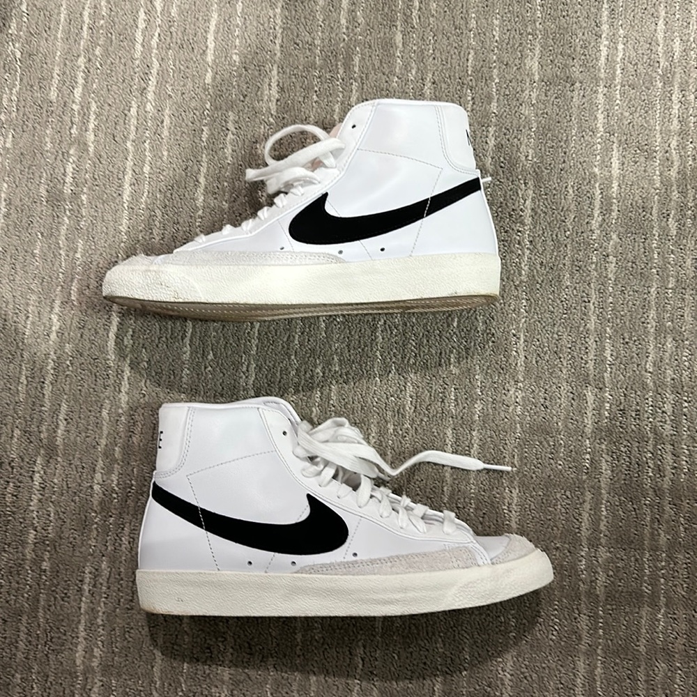 Nike Women’s Blazer Mid ‘77